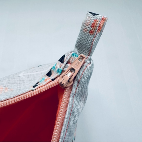 Geometric Patterned Pouch Set - Picture 3 of 8